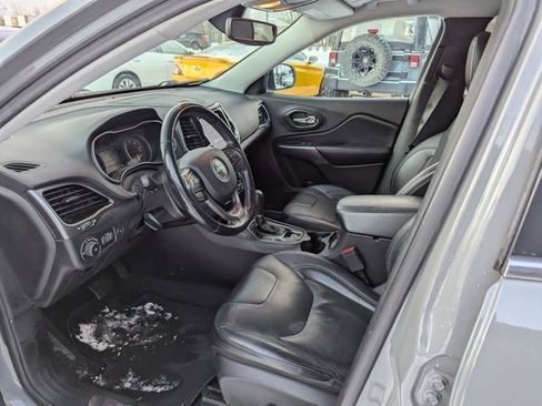 Used 2020 Jeep Cherokee Limited image 9