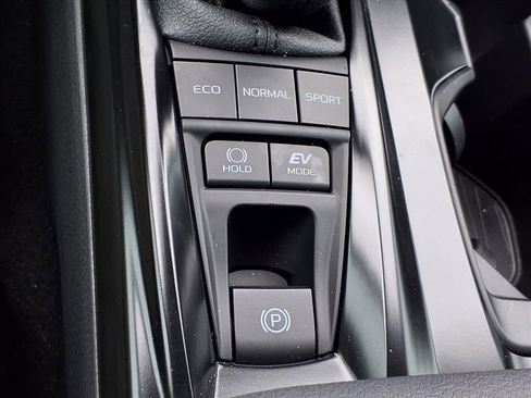 Used 2025 Toyota Camry SE image 20