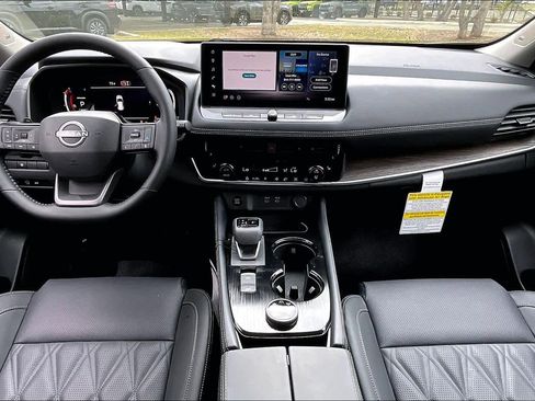 New 2026 Nissan Rogue Platinum image 5