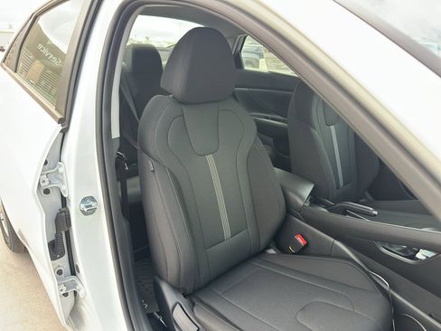 New 2026 Hyundai Elantra SE image 27