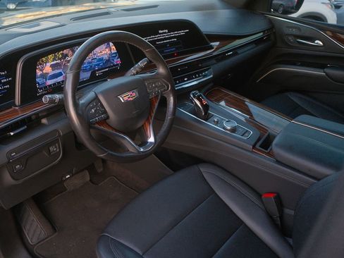 Used 2022 Cadillac Escalade ESV Luxury image 13