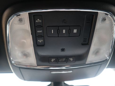 Used 2015 Jeep Grand Cherokee Altitude image 80