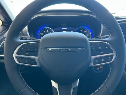 New 2027 Chrysler Pacifica Select FWD image 24
