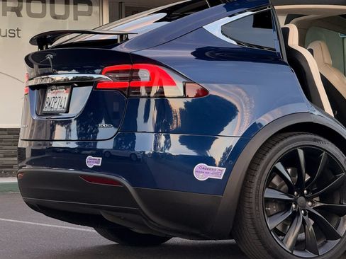 Used 2018 Tesla Model X 100D AWD/4WD image 9