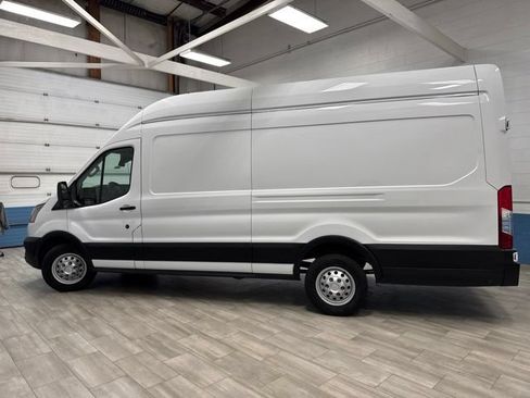 Used 2023 Ford Transit 250 148 High Roof Extended AWD w/ Load Area Protection Package image 4