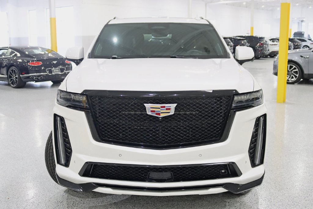 Used 2023 Cadillac Escalade ESV V w/ LPO, ONYX Package AWD/4WD image 8