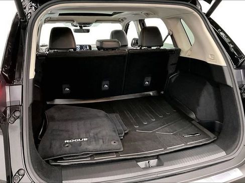 Used 2023 Nissan Rogue SL w/ SL Premium Package image 39