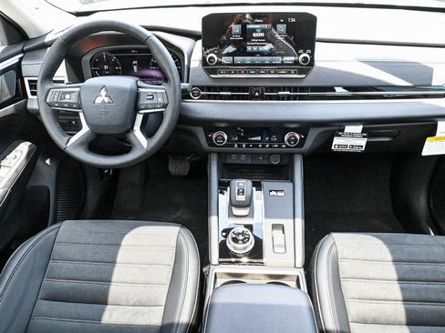 New 2024 Mitsubishi Outlander SE AWD/4WD image 40