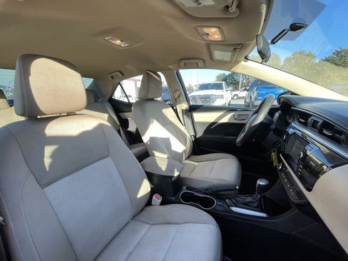 Used 2016 Toyota Corolla LE image 19