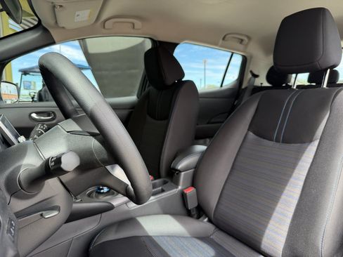 Used 2025 Nissan Leaf S FWD image 31