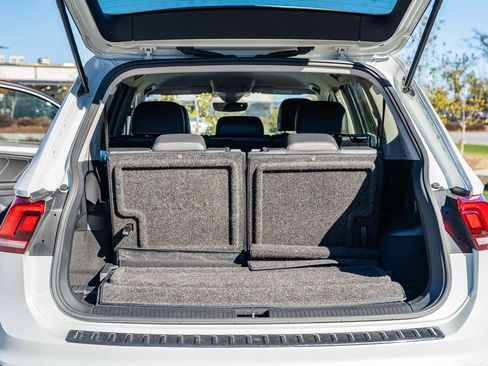 Used 2023 Volkswagen Tiguan SE image 18