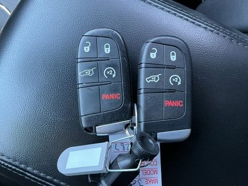 Used 2020 Jeep Grand Cherokee Limited w/ Premium Lighting Group image 23