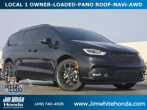 Used 2022 Chrysler Pacifica Limited w/ S Appearance Package image 1