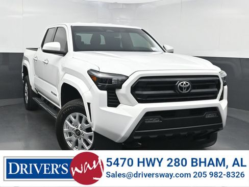 Used 2024 Toyota Tacoma SR5 AWD/4WD image 1