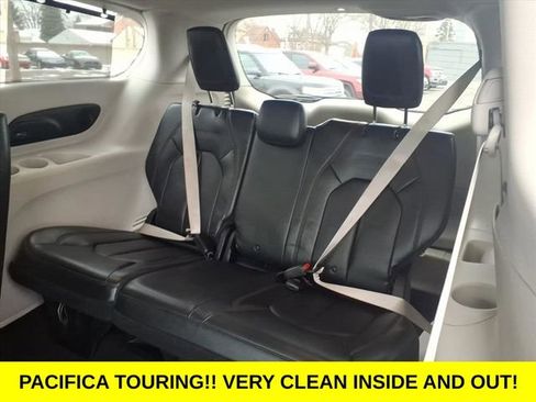 Used 2018 Chrysler Pacifica Touring-L w/ Advanced Safetytec Group image 11
