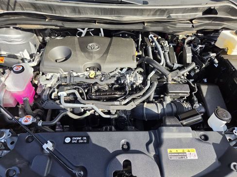 Used 2026 Toyota Sienna XLE FWD image 32