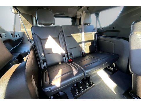 Used 2022 GMC Yukon XL Denali AWD/4WD image 21