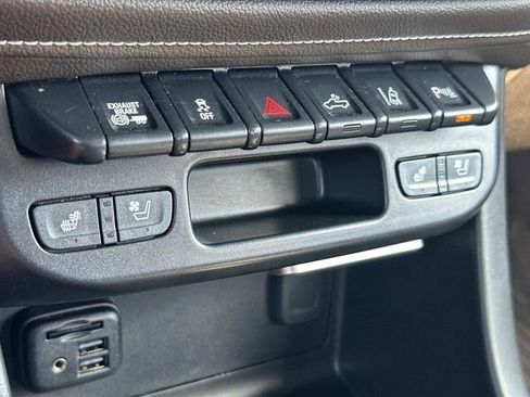 Used 2021 GMC Canyon Denali image 31