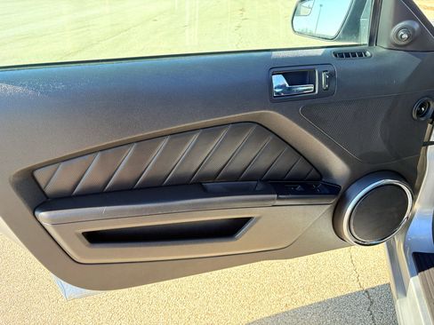 Used 2014 Ford Mustang Premium image 17