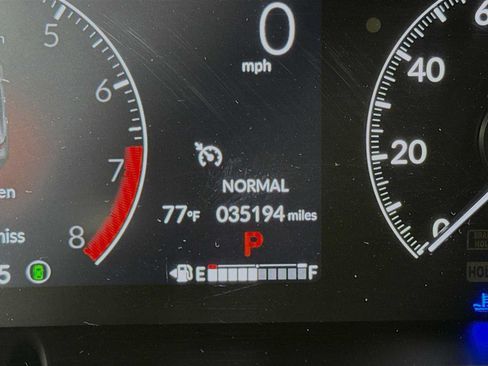 Certified 2025 Honda HR-V Sport image 9