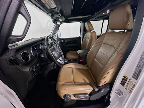 Used 2023 Jeep Wrangler Sahara w/ Cold Weather Group image 13