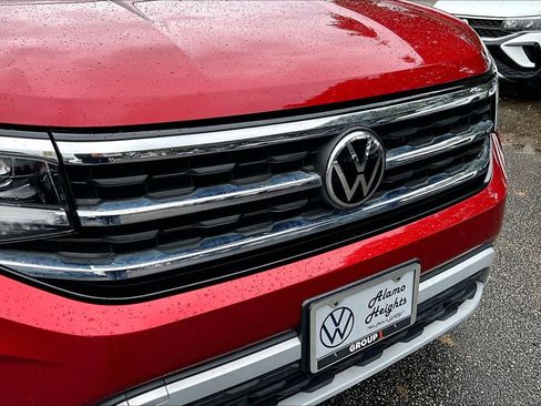 Certified 2022 Volkswagen Atlas Cross Sport SE w/ Black Wheel Package image 31