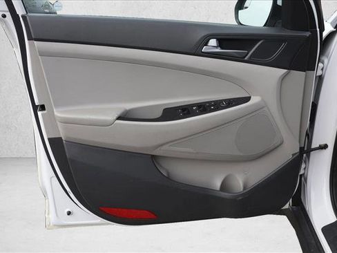 Used 2017 Hyundai Tucson SE FWD image 12