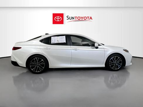 Used 2025 Toyota Camry XLE FWD image 2