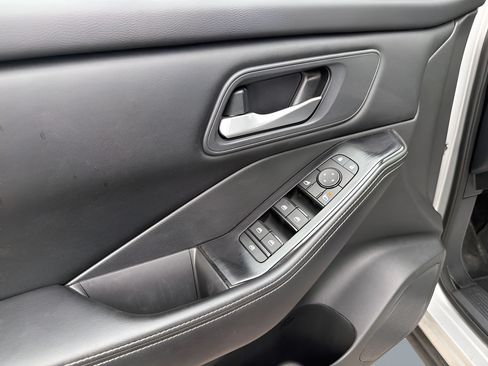 Certified 2024 Nissan Rogue SV AWD/4WD image 41