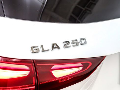 Certified 2024 Mercedes-Benz GLA 250 image 11