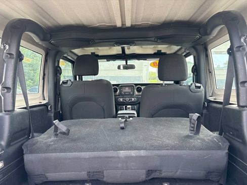 Used 2018 Jeep Wrangler Sport AWD/4WD image 14