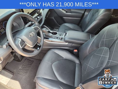 Used 2024 Toyota Highlander Platinum AWD/4WD image 13