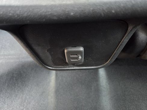 Used 2019 Chevrolet Equinox LT FWD image 14