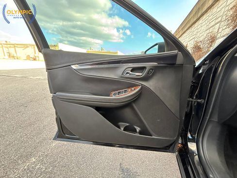 Used 2014 Chevrolet Impala LT w/ Convenience Package image 36