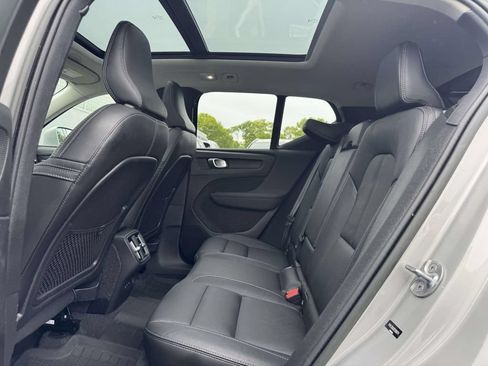 Certified 2023 Volvo XC40 B5 Ultimate w/ Protection Package Premier AWD/4WD image 12