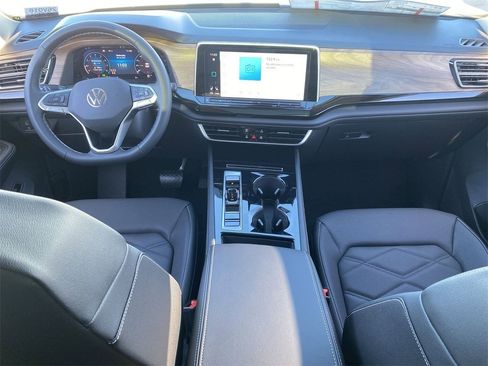 New 2026 Volkswagen Atlas SE image 11