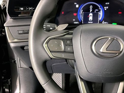 Used 2023 Lexus RZ 450e Premium image 22