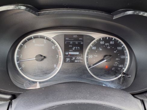 Used 2024 Nissan Versa S w/ Trunk Package image 10