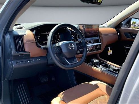 New 2026 Nissan Pathfinder Platinum w/ Accent Package FWD image 7
