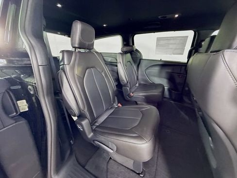 New 2026 Chrysler Pacifica Select w/ S Appearance Package FWD image 27