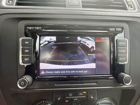 Used 2015 Volkswagen Jetta SE FWD image 18