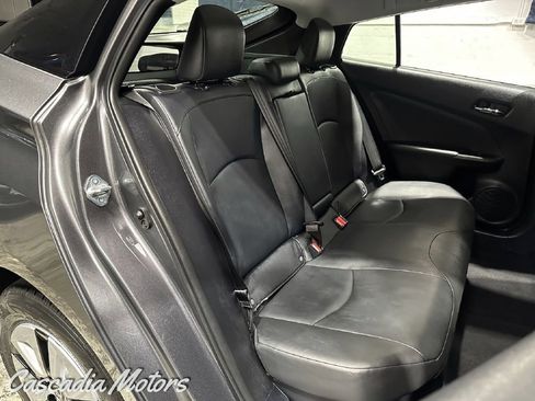 Used 2018 Toyota Prius Four w/ Advanced Technology Package FWD image 12
