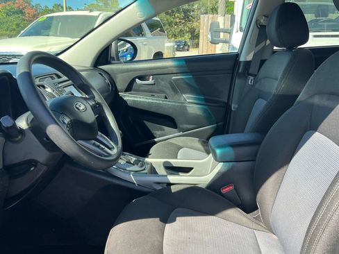 Used 2016 Kia Sportage LX w/ LX Popular Package image 17