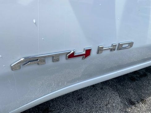 Used 2025 GMC Sierra 2500 AT4 AWD/4WD image 8