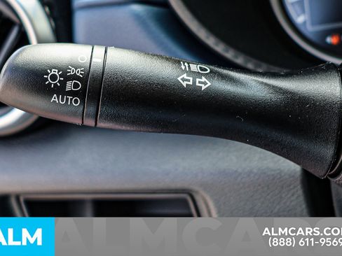 Used 2025 Nissan Versa SV w/ Trunk Package image 26