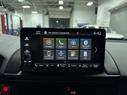 Used 2025 Honda Pilot TrailSport image 21