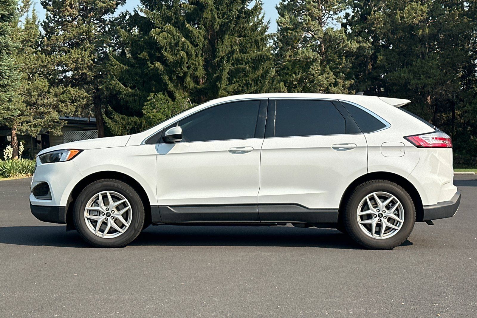 Used 2024 Ford Edge SEL AWD/4WD image 7
