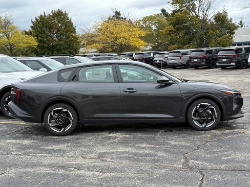 Used 2025 Kia K4 EX image 2
