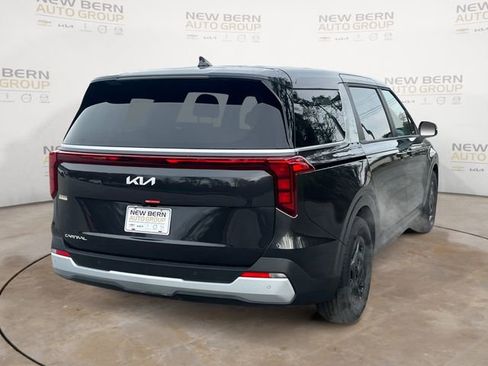 New 2026 Kia Carnival FWD image 5
