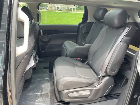 New 2027 Kia Carnival SX Prestige FWD image 11